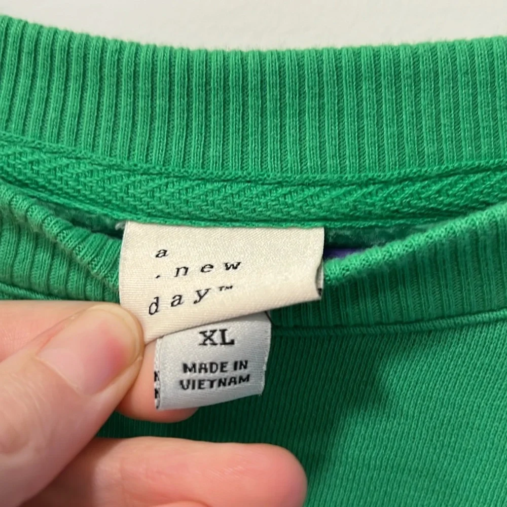A new day Green dressy Sweatshirt Top - XL - Picture 2 of 9